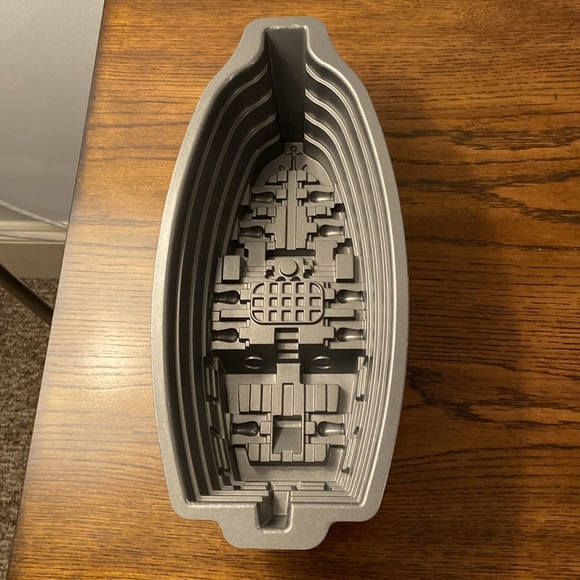 Nortic Ware Pirate Ship Pan - Picture 4 of 4